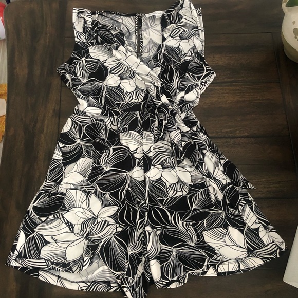 Spandex Blend Faux Wrap Romper - Picture 6 of 7